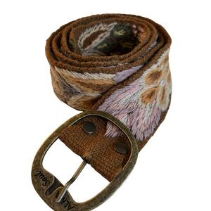 Alma Soul Peru Handcrafted Wool Intricately Designed Embroidered Floral Belt